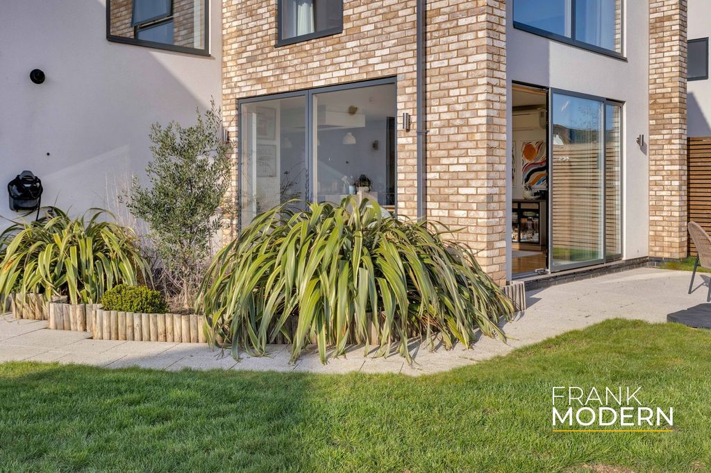Additional image 48 of 5 bed detached house for saleBoundary Lane, Hampton Water PE7