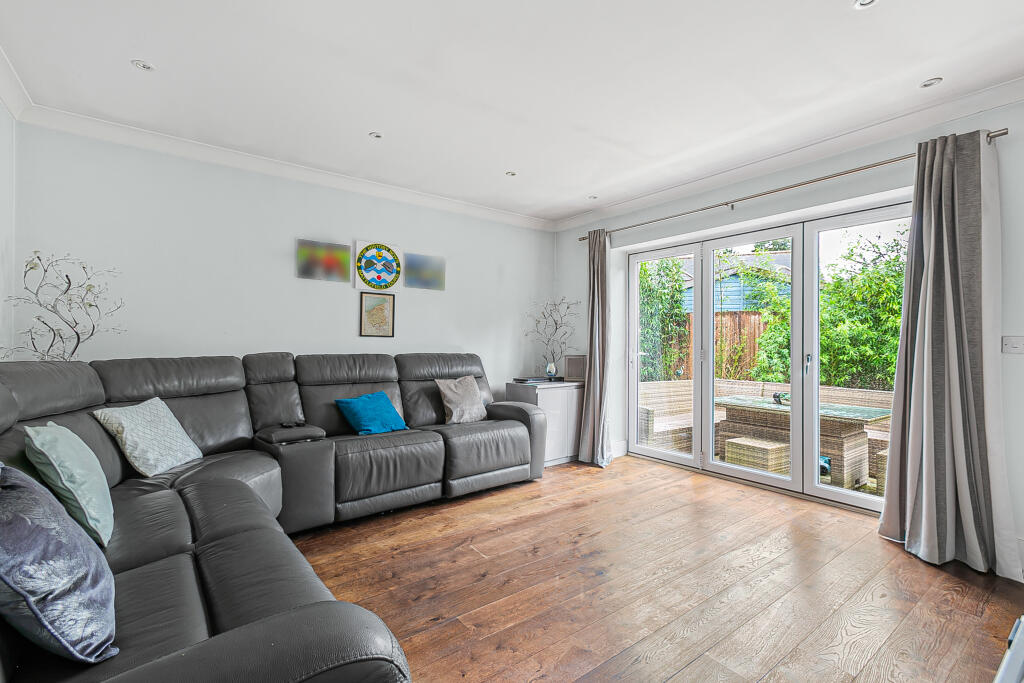 Additional image 2 of Maplefield, Park Street, St Albans, AL2