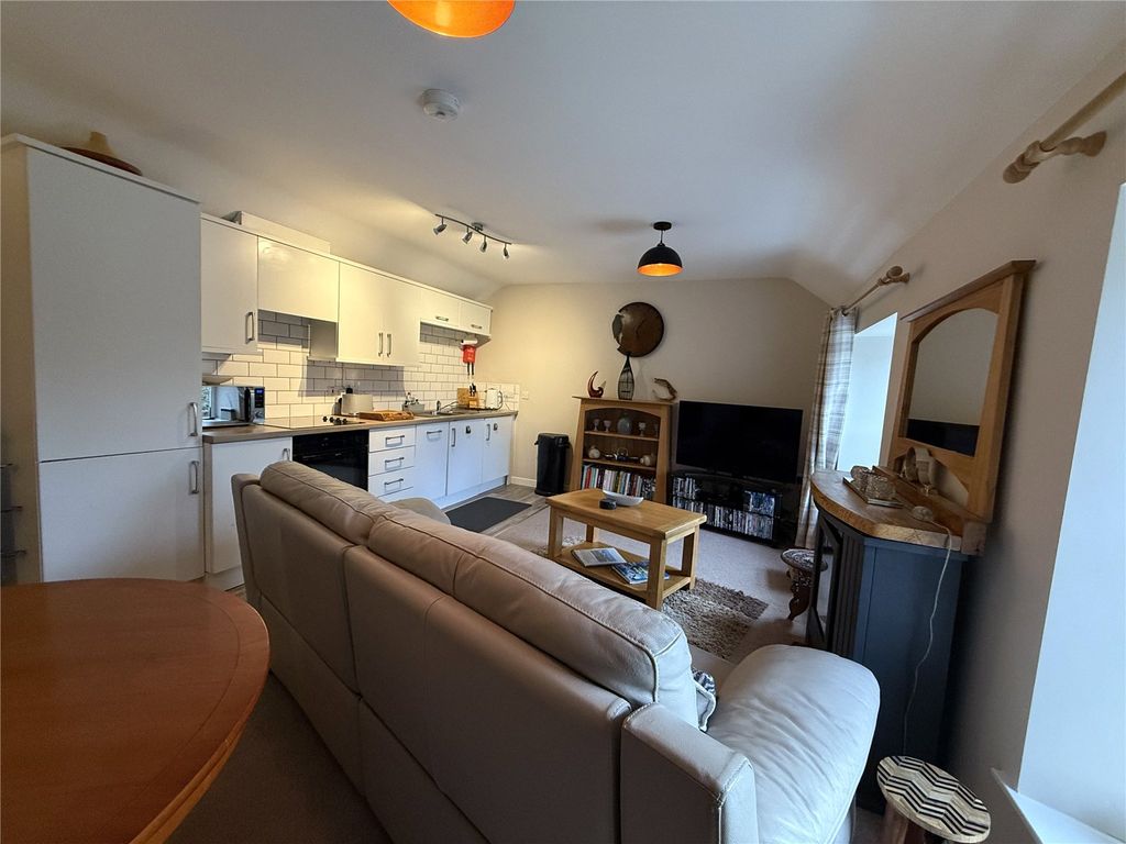 2 bed flat for saleDaffodil Apartment, Redberth Gardens, Redberth, Tenby SA70 photo 4