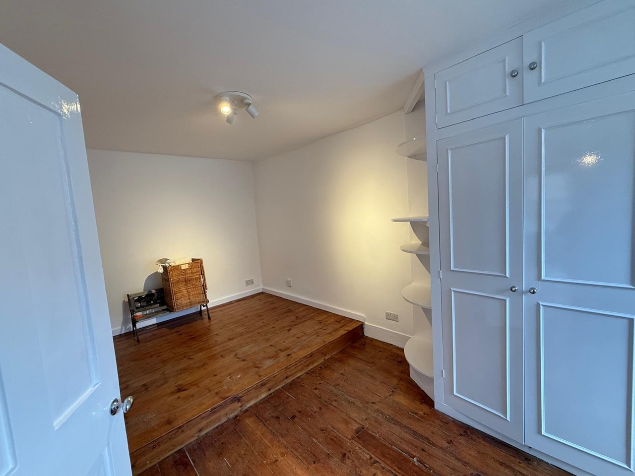 Additional image 8 of 2 Bed Flat, Dove Mews, SW5, N1 7GU