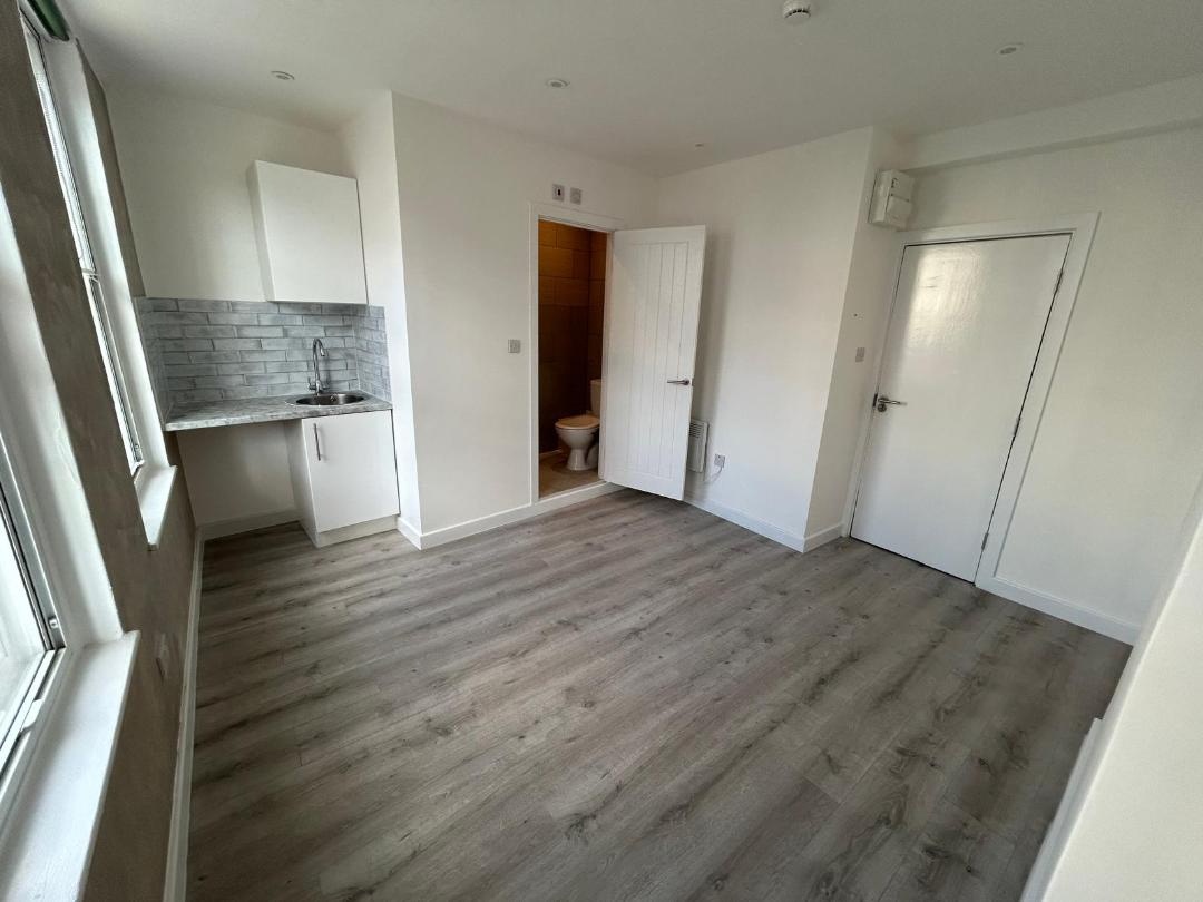 Additional image 5 of Studio Flat, London, SW1V, N1 7GU