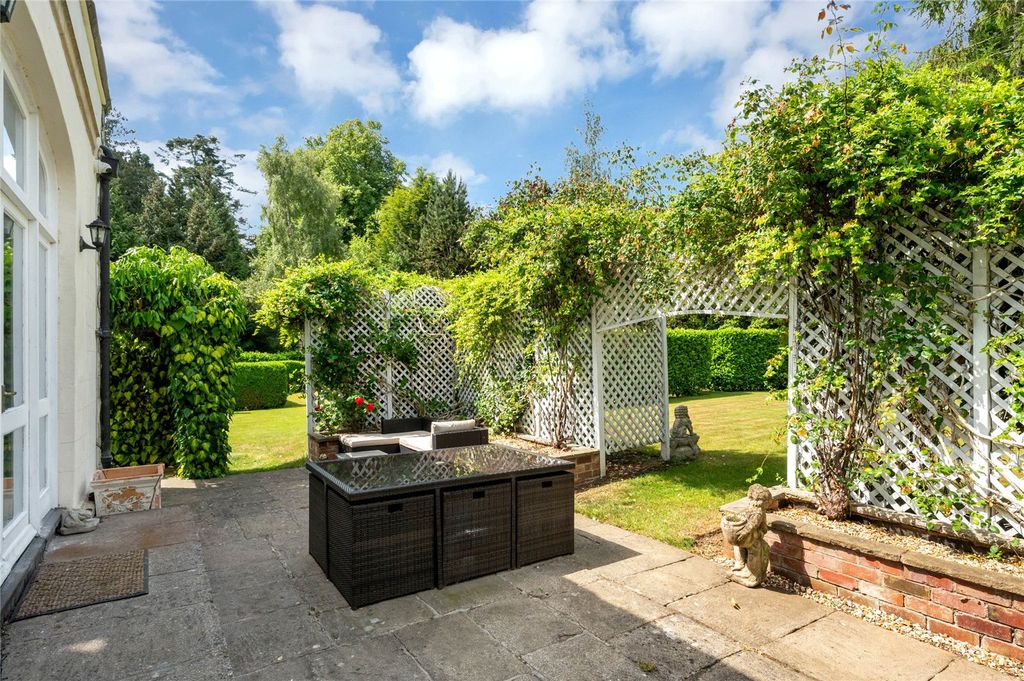 Additional image 21 of 5 bed detached house for saleChestnut Drive, Stretton Hall, Oadby, Leicester LE2