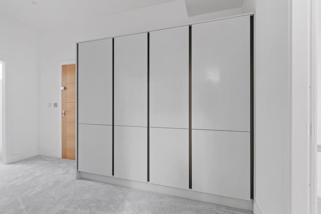 Additional image 10 of 2 bed flat for saleBenson Road, Stratford Upon Avon, Warwickshire CV37