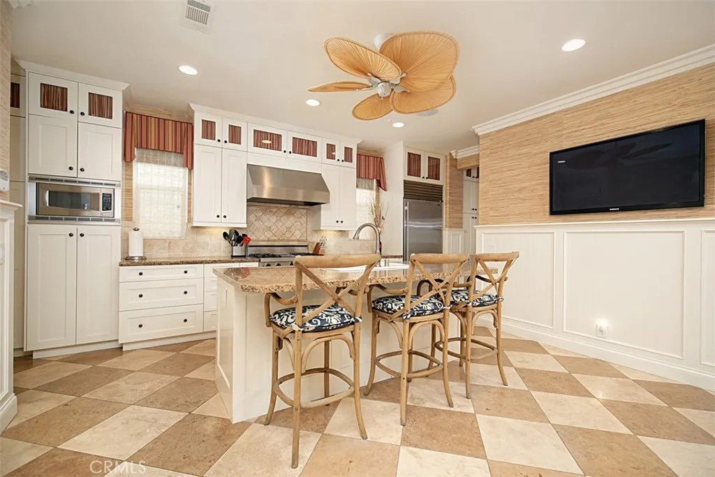 Additional image 63 of 208 E Balboa Boulevard, Newport Beach, CA 92661