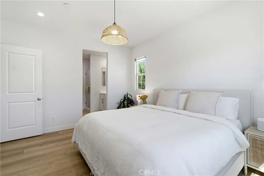 Additional image 30 of 107 Landroute, Irvine, CA 92618