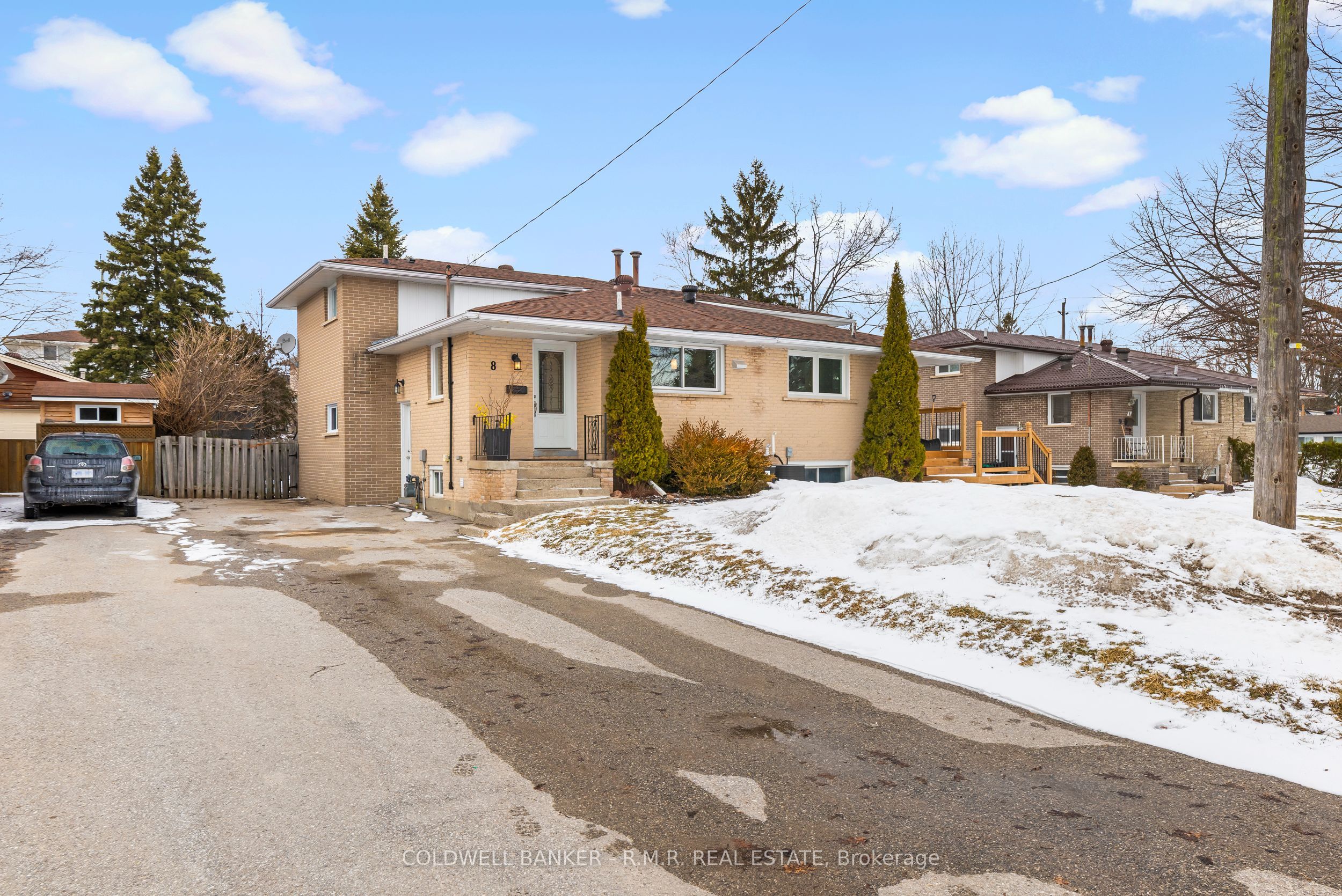8 Charlbrook Avenue, Barrie, ON, L4M 2Y4