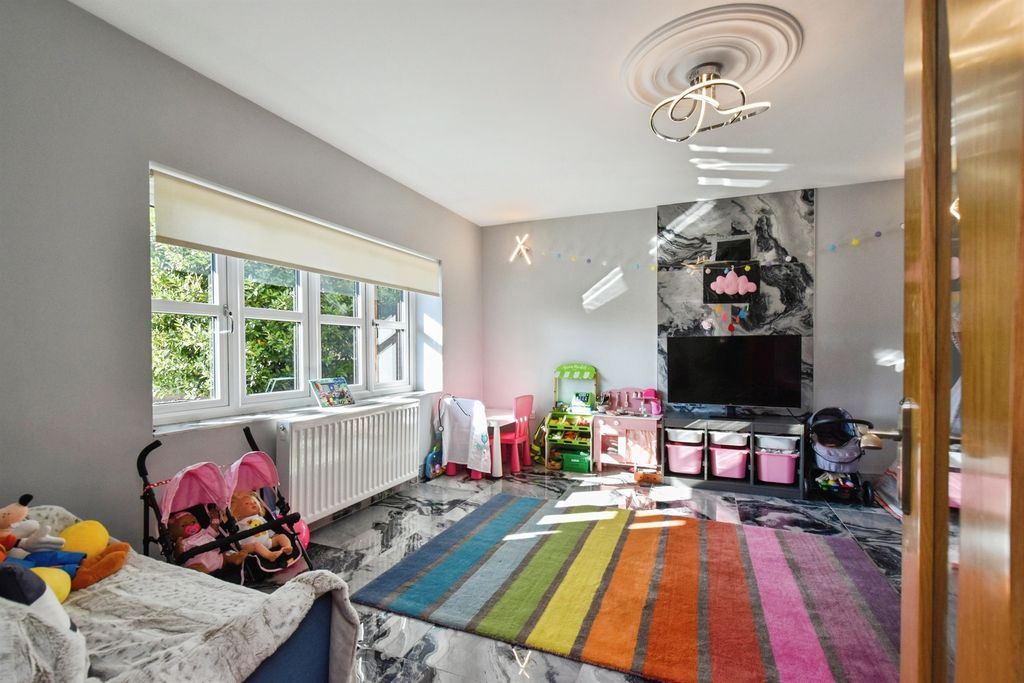 Additional image 15 of 4 bed detached house for saleThe Oaks, Quakers Yard, Treharris CF46
