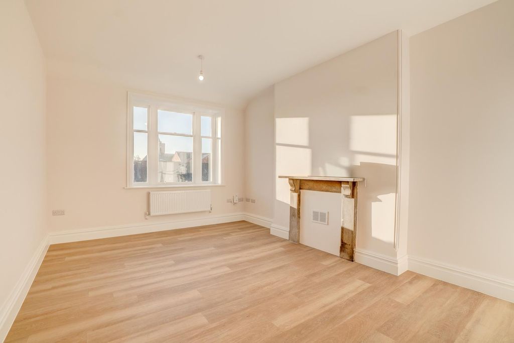 Additional image 5 of 2 bed flat for sale2 Kilwardby House, Kilwardby Street, Ashby De La Zouch LE65