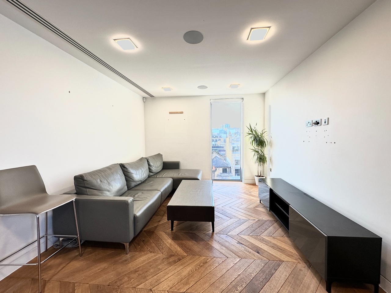 Additional image 2 of 2 Bed Flat, Curtain Road, EC2A, N1 7GU