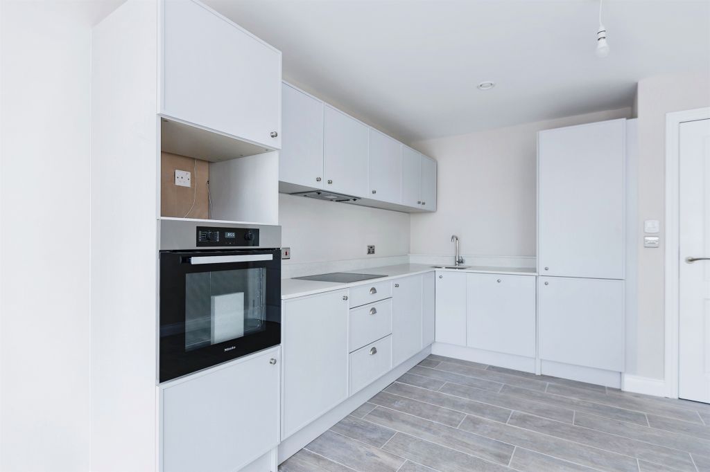 2 bed flat for saleMelton Road, Leicester LE4 photo 4