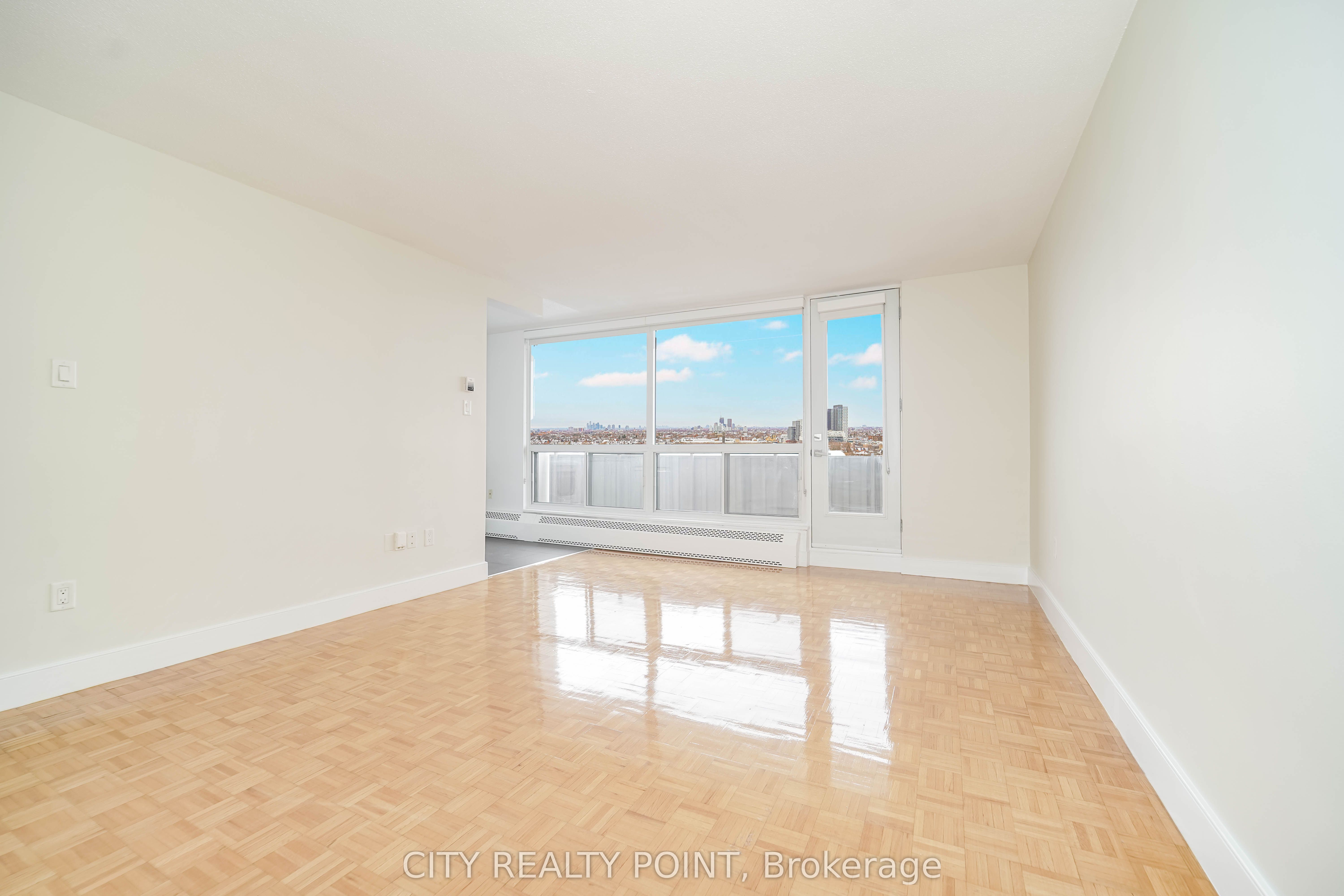 Additional image 2 of 1007-666 Spadina Avenue, Toronto, ON, M5S 2H8