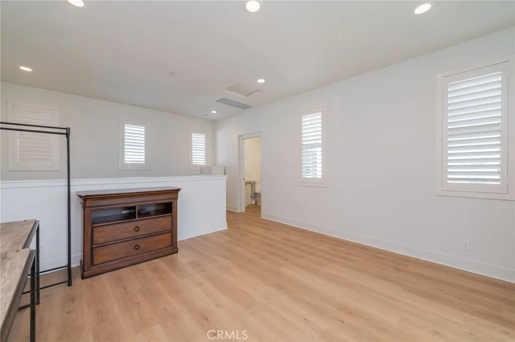 Additional image 29 of 119 Novel, Irvine, CA 92618