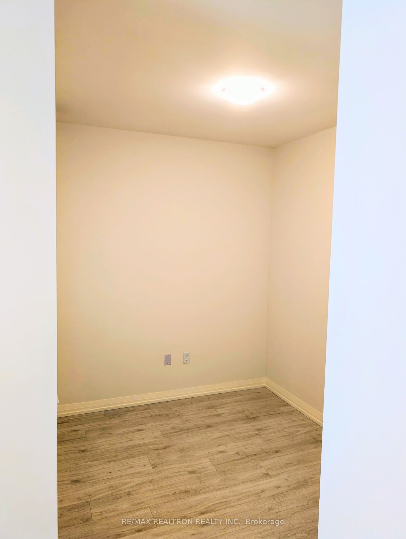 Additional image 2 of 2409-1010 Sandy Beach Road, Pickering, ON, L1W 3V9