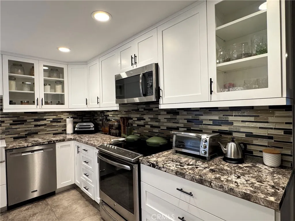 Additional image 11 of 10141 Valley Circle Boulevard Unit 4, Chatsworth, CA 91311