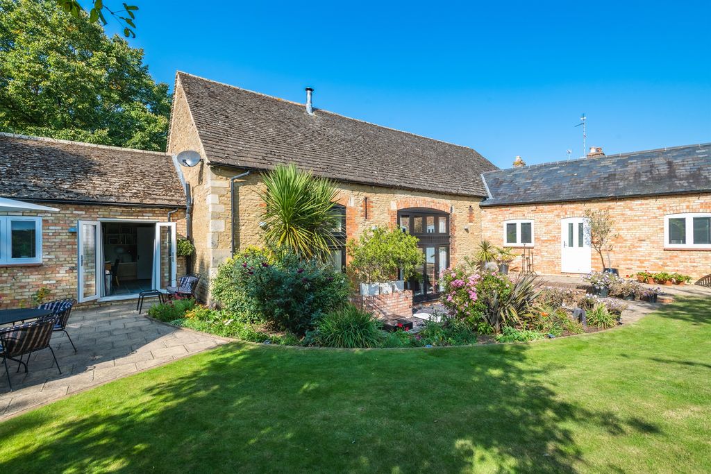 Additional image 22 of 5 bed barn conversion for saleCherry Orton Road, Peterborough PE2