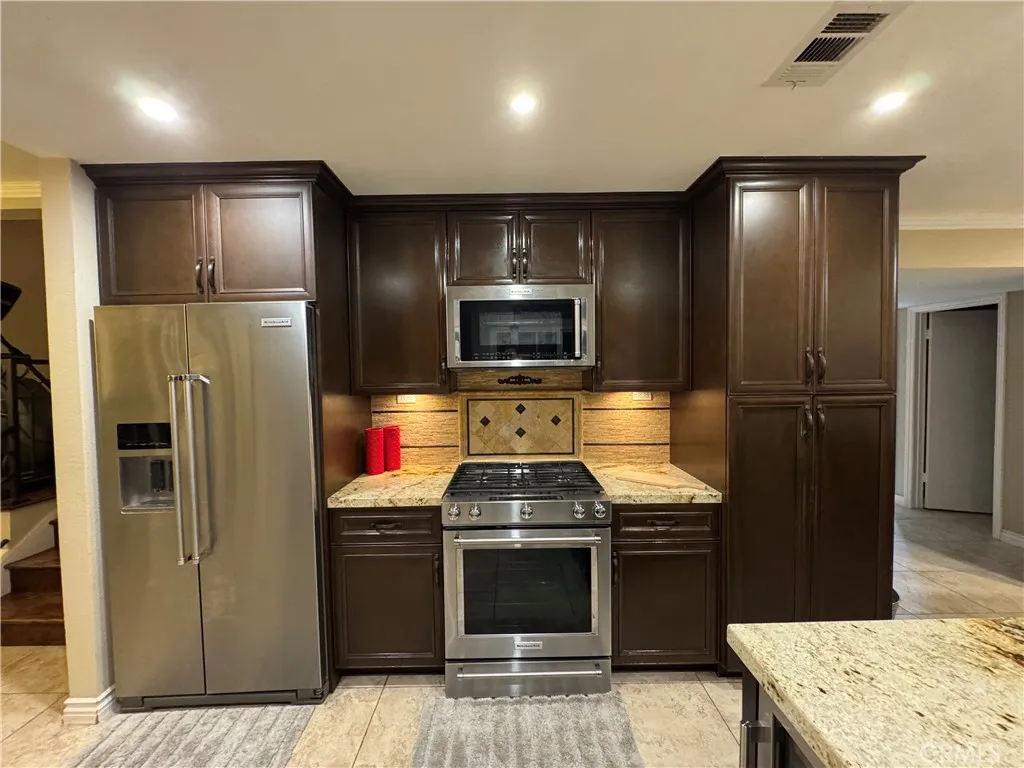 Additional image 4 of 8141 Wadebridge Circle, Huntington Beach, CA 92646