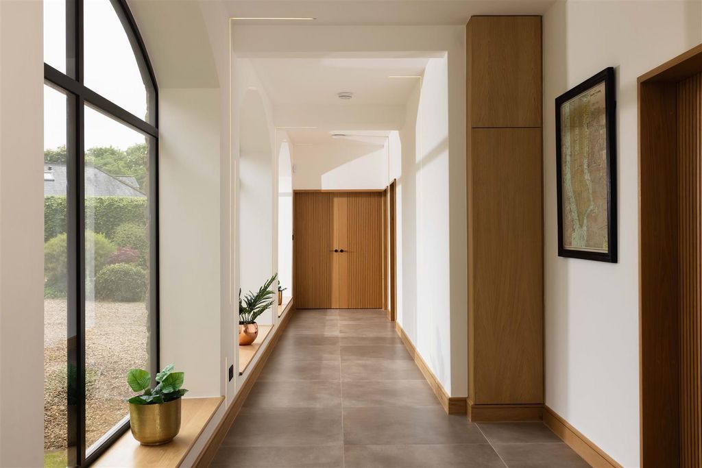 Additional image 11 of 5 bed detached house for saleCrocodile House, Manor Gardens, Thorner, Leeds LS14