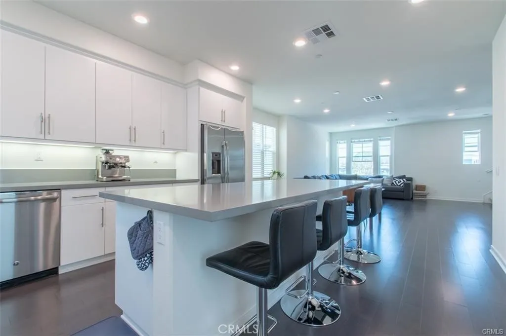 Additional image 15 of 140 Paramount, Irvine, CA 92618