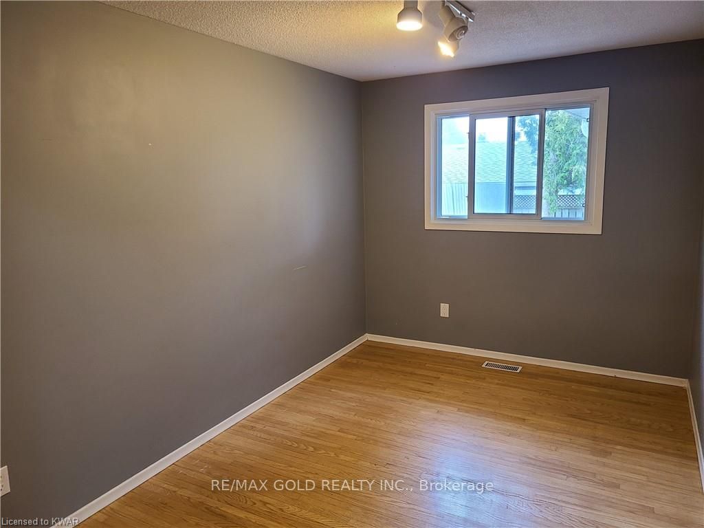Additional image 3 of 75 Pepperwood Crescent, Kitchener, ON, N2A 2R4