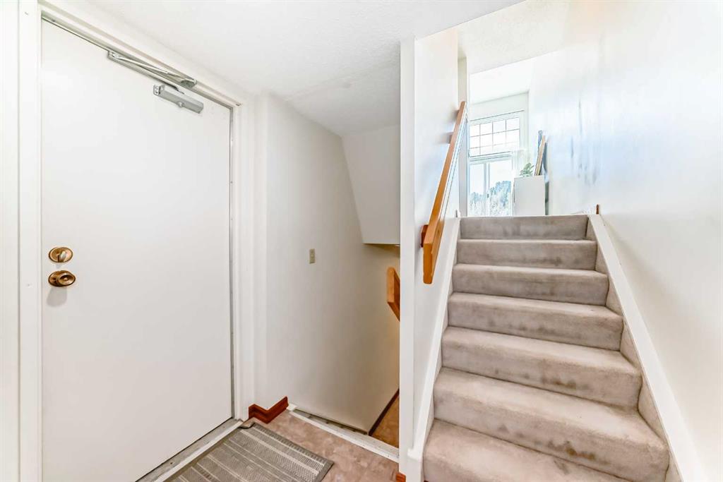 Additional image 6 of 374 Point Mckay Gardens NW, Calgary, AB, T3B 4V8