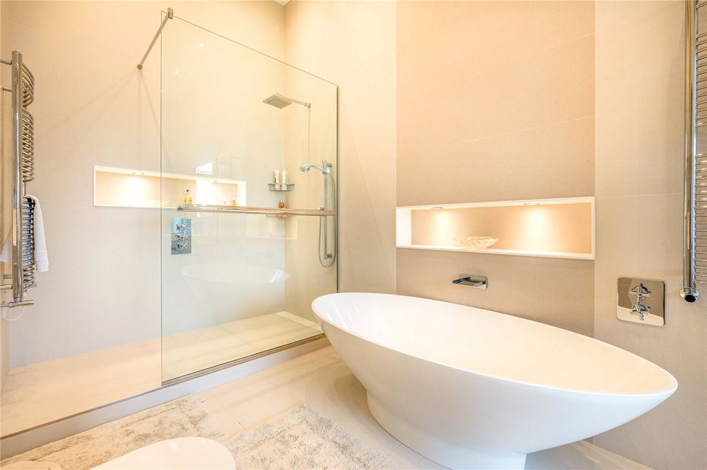 Additional image 20 of 3 bed flat for saleWyfold Court, Kingwood, Oxfordshire RG9