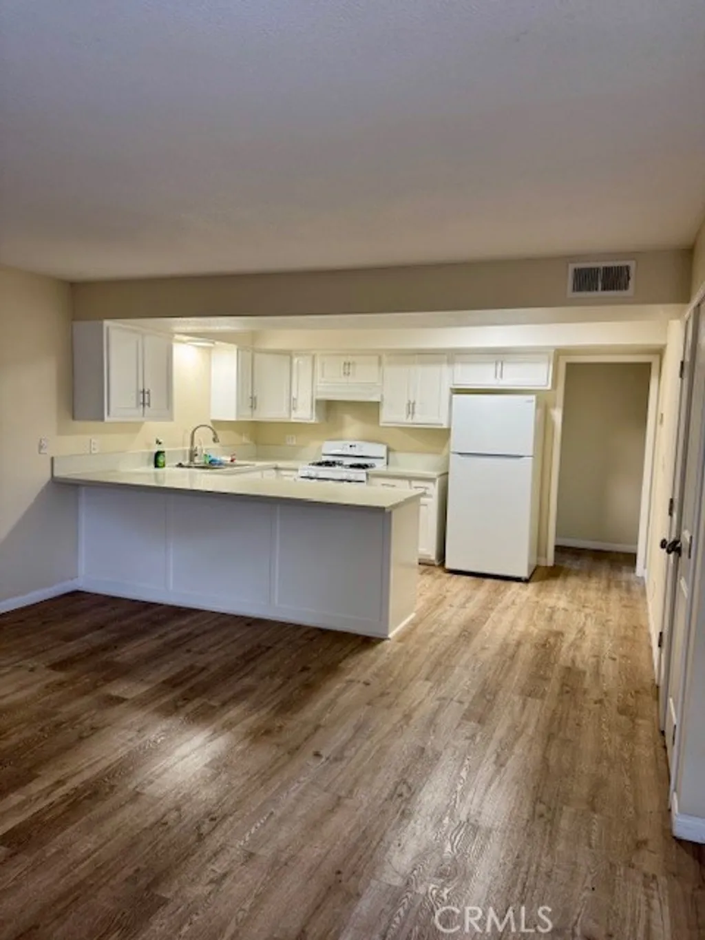 Additional image 2 of 1022 El Camino Dr Unit B, Costa Mesa, CA 92626