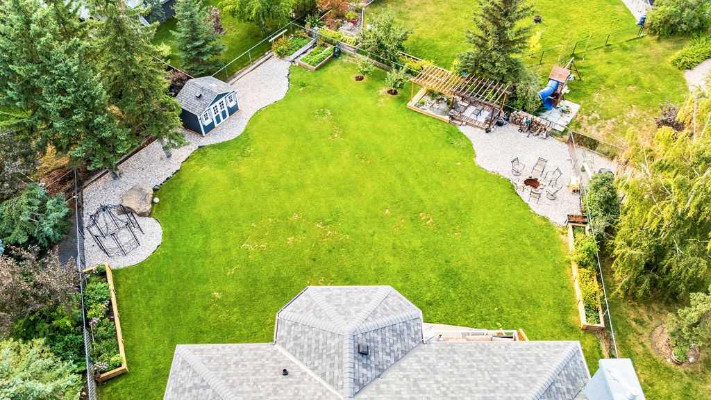 Additional image 2 of 236 Mt Sparrowhawk Place SE, Calgary, AB, T2Z 2G8