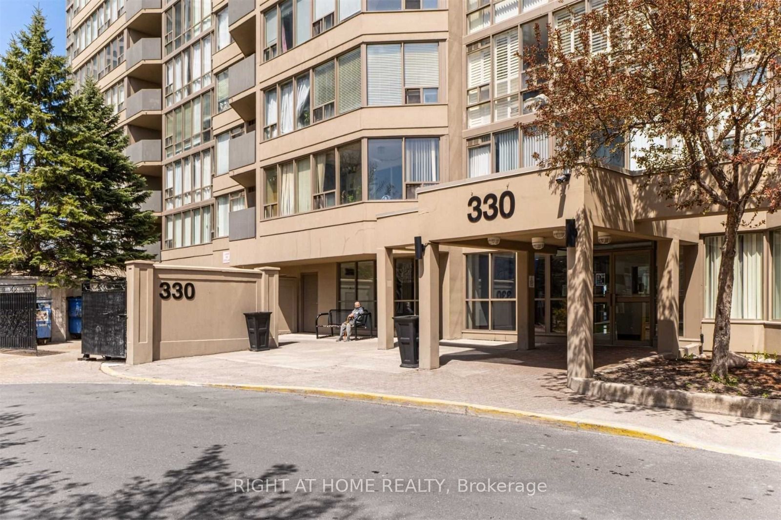 1010-330 Rathburn Road W, Mississauga, ON, L5B 3Y2