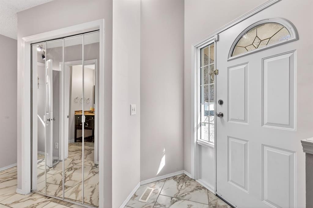 Additional image 2 of 29 Sundown Way SE, Calgary, AB, T2X 3B8