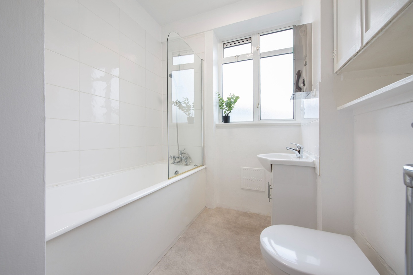 Additional image 10 of Studio Flat, Warren Court, NW1, N1 7GU