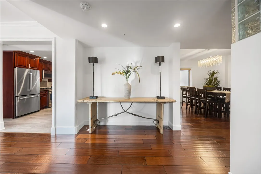 Additional image 43 of 918 S Wooster Street Unit 2, Los Angeles, CA 90035