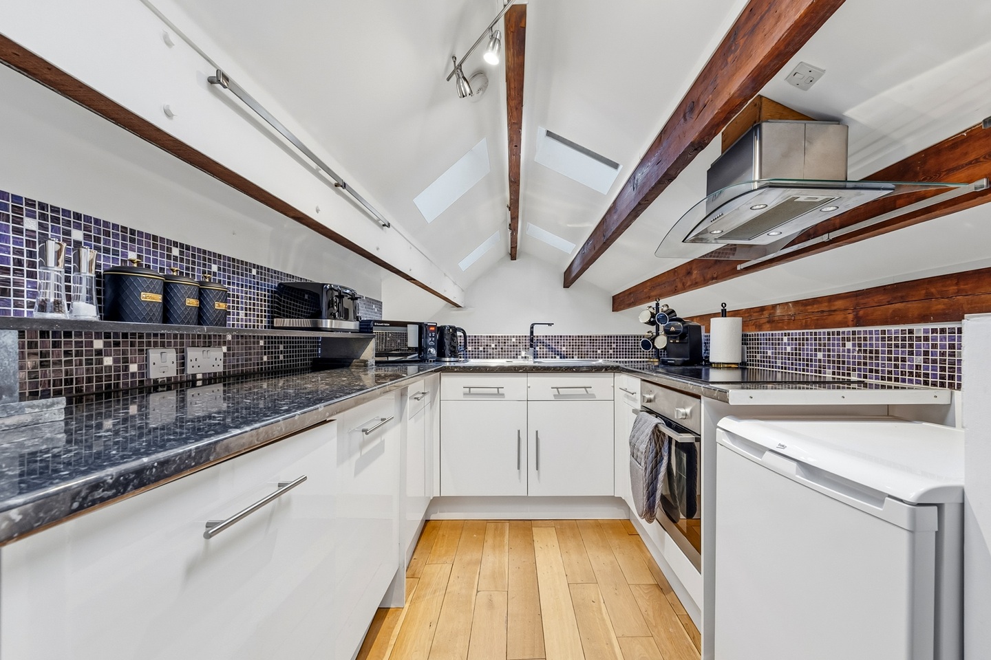 Additional image 40 of 2 Bed Flat, Ovington Mews, SW3, N1 7GU