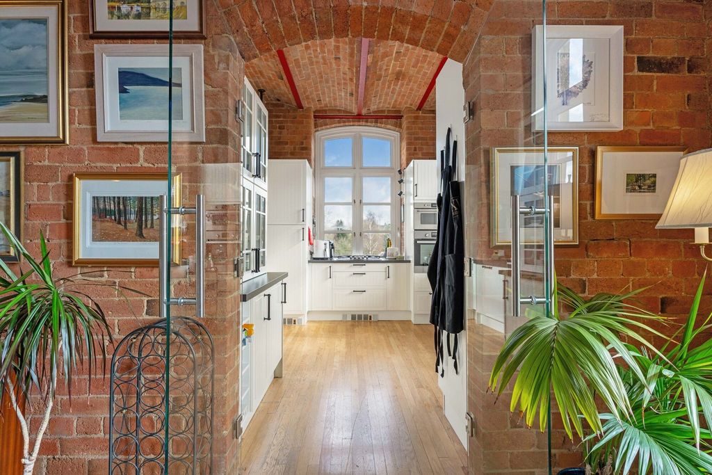 Additional image 3 of 2 bed flat for saleBliss Mill, Chipping Norton OX7
