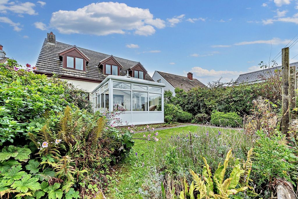 4 bed detached house for saleJason Road, Freshwater East SA71