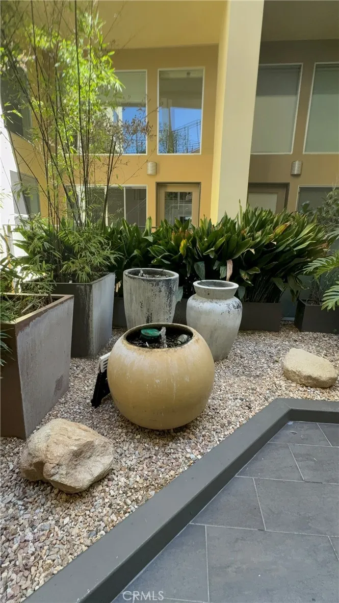 Additional image 48 of 600 S Ridgeley Dr, Los Angeles, CA 90036