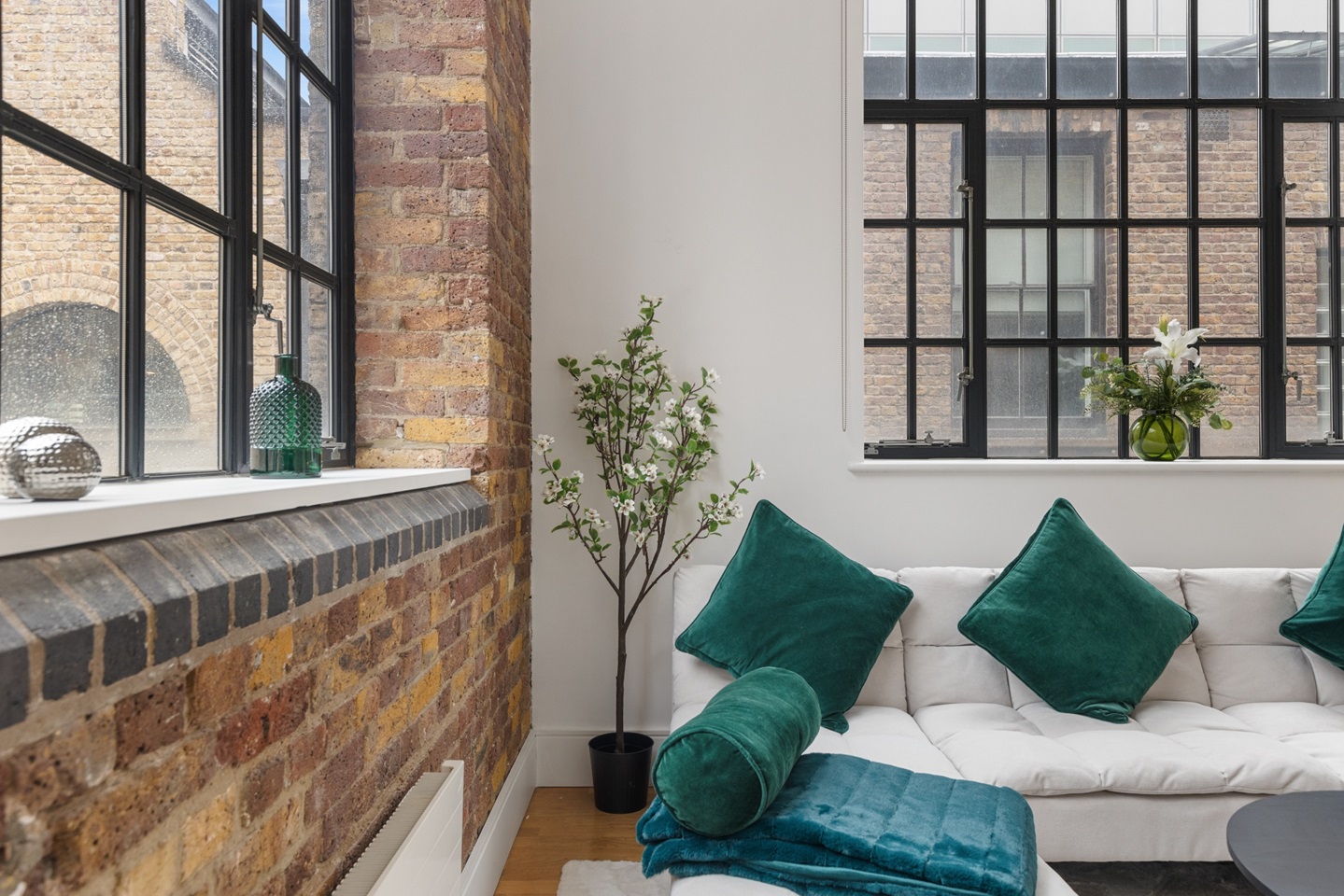 Additional image 8 of 2 Bed Flat, Albion Buildings, N1, N1 7GU