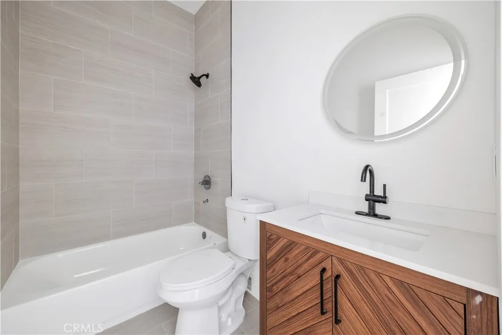 Additional image 11 of 10905 Dalerose Ave Unit B, Inglewood, CA 90304