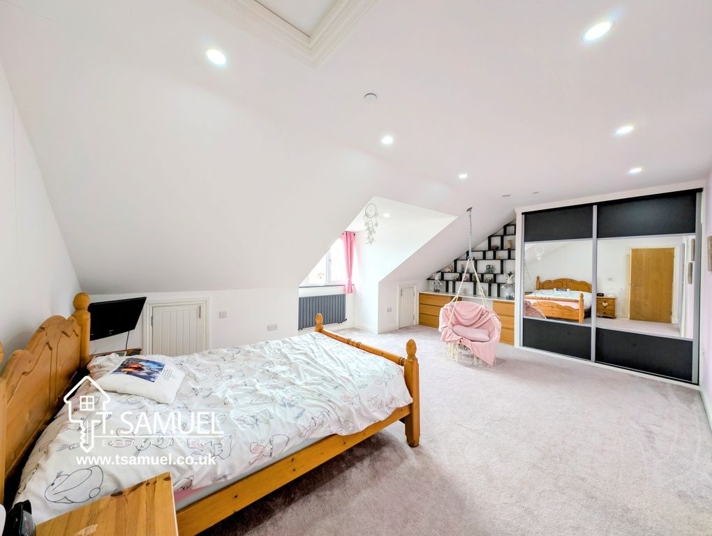 Additional image 37 of 5 bed detached house for saleGolwg Y Mynydd, Llanwonno Road, Mountain Ash CF45