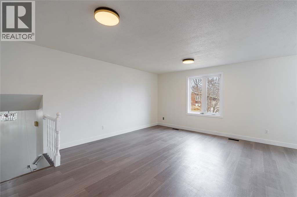 Additional image 5 of 305 Oaklea Court, Sarnia, ON, N7S5Y9