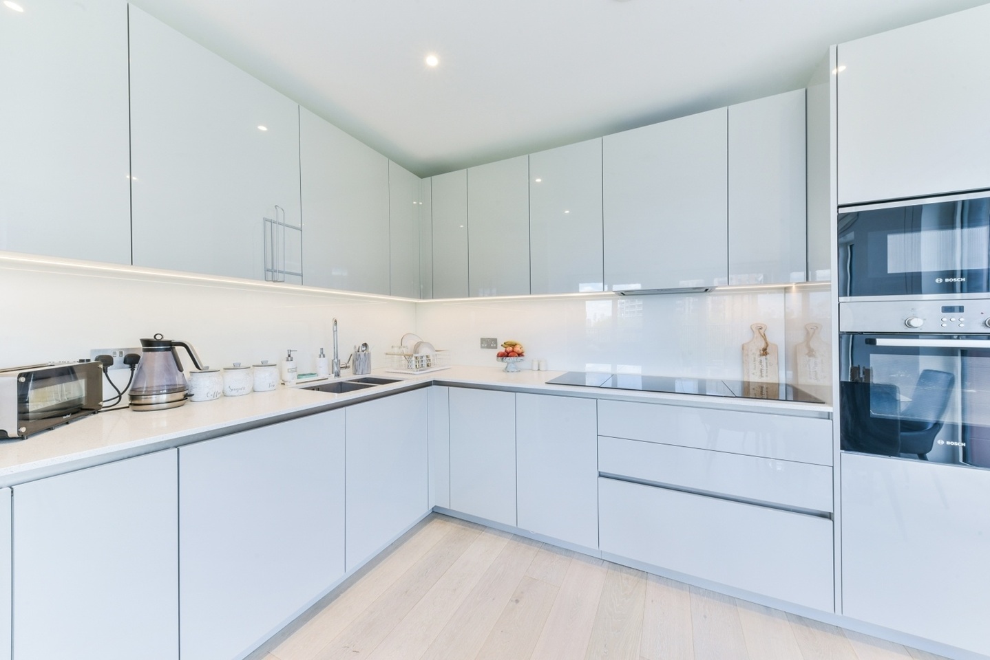 Additional image 3 of 2 Bed Flat, Weymouth Building, SE17, N1 7GU