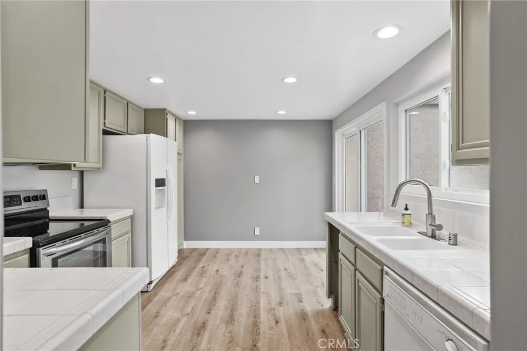 Additional image 10 of 11 Chardonnay Unit 58, Irvine, CA 92614