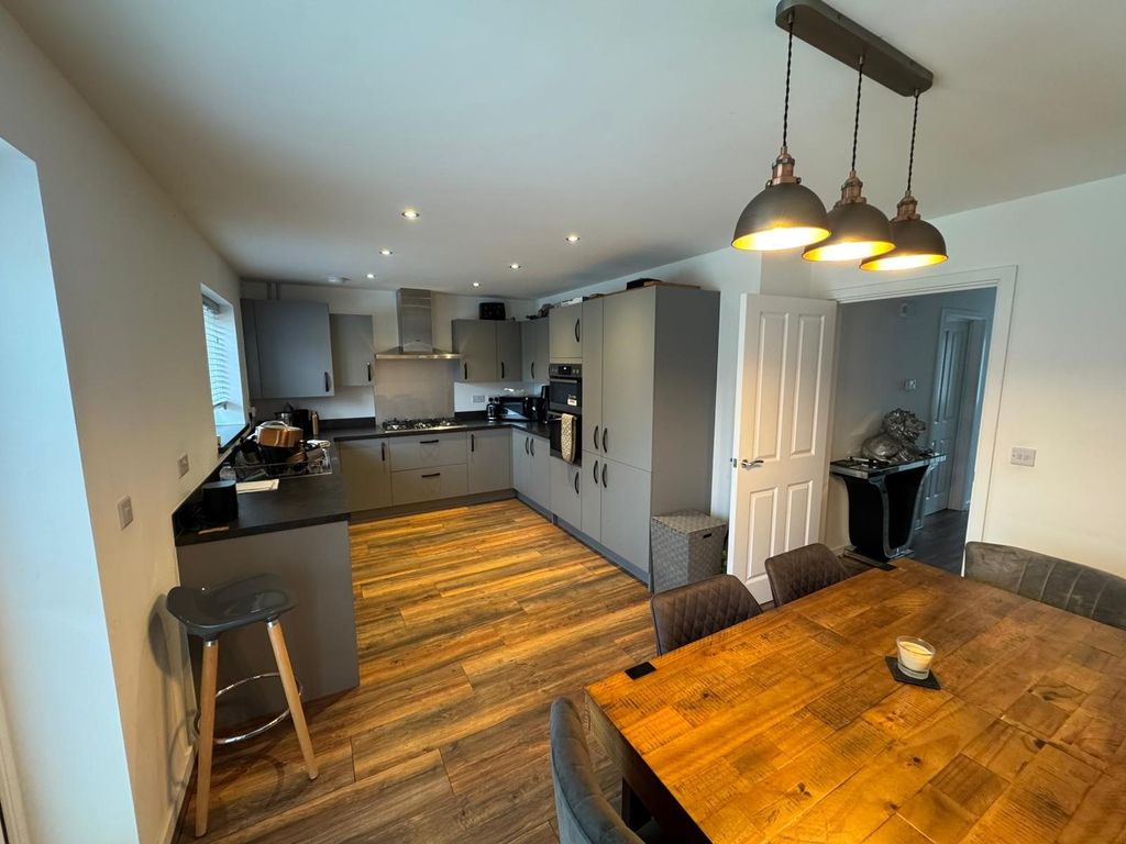 Additional image 4 of 4 bed flat for saleAldermans Drive, Peterborough PE3