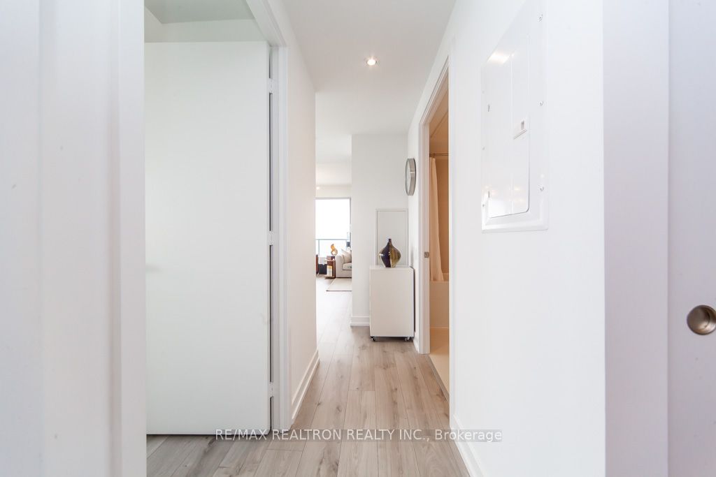 Additional image 4 of 4004-161 Roehampton Avenue, Toronto, ON, M4P 0C8
