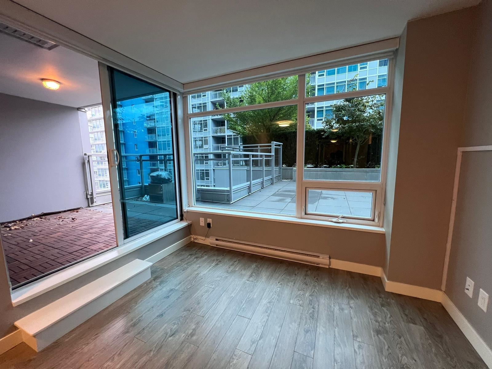 Additional image 4 of 915-6288 No. 3 Road, Richmond, BC, V6Y 0J4