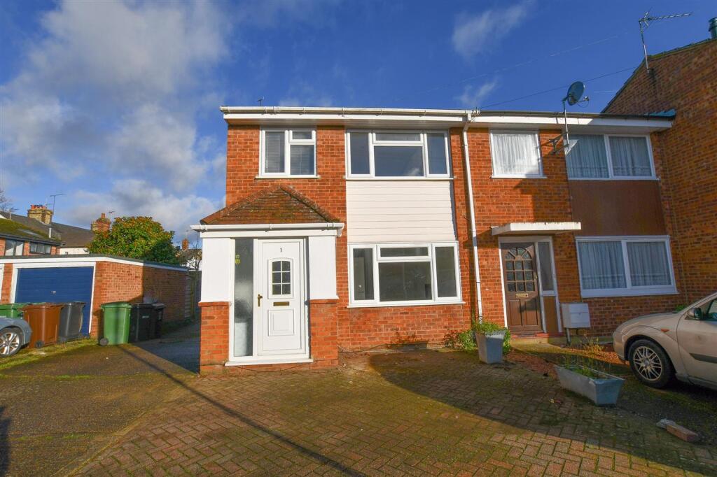 Hardwicke Place, London Colney, AL2