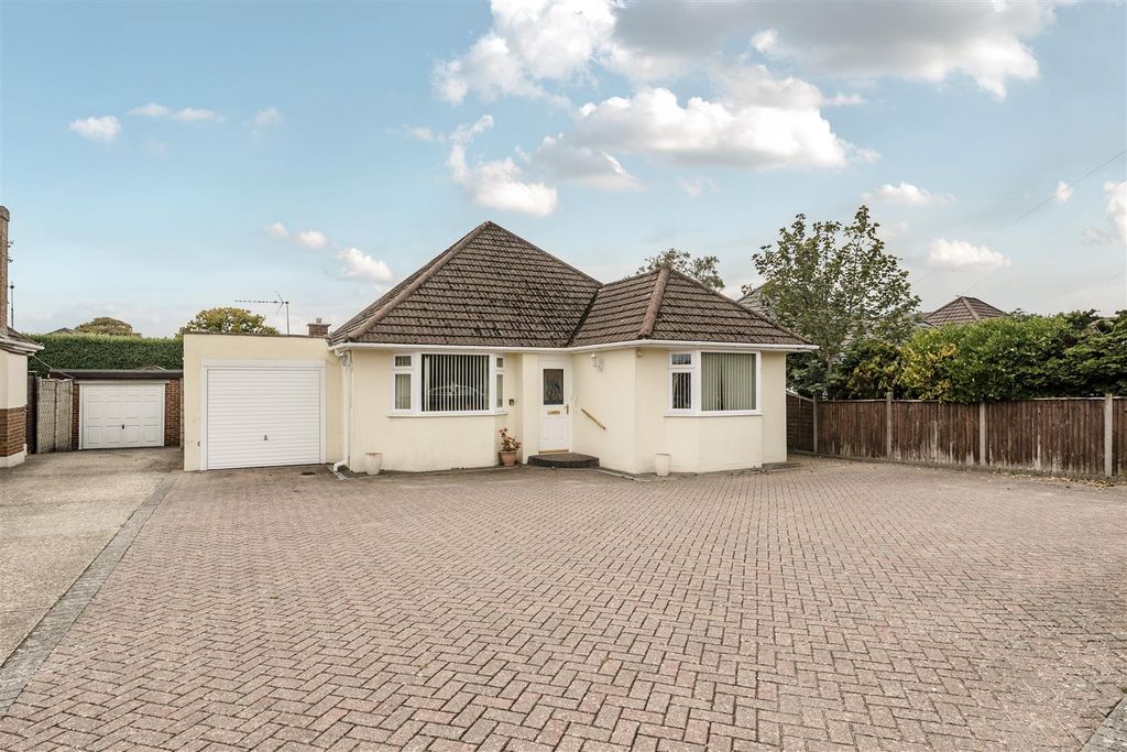 2 bed detached bungalow for saleHeckford Road, Corfe Mullen, Wimborne BH21