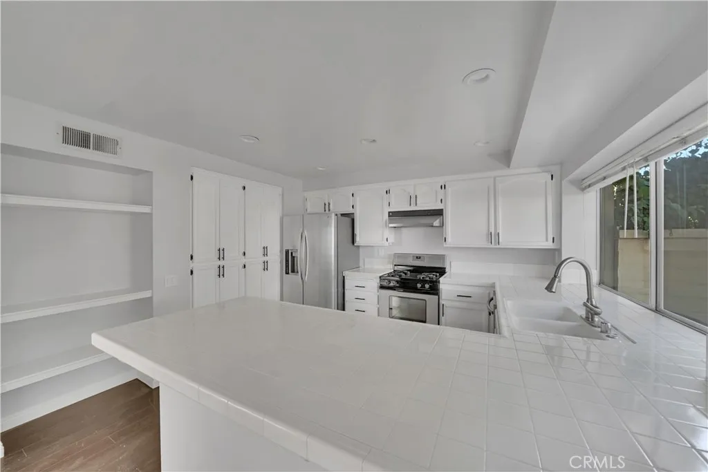 Additional image 29 of 2565 Calle Benavente, Tustin, CA 92782