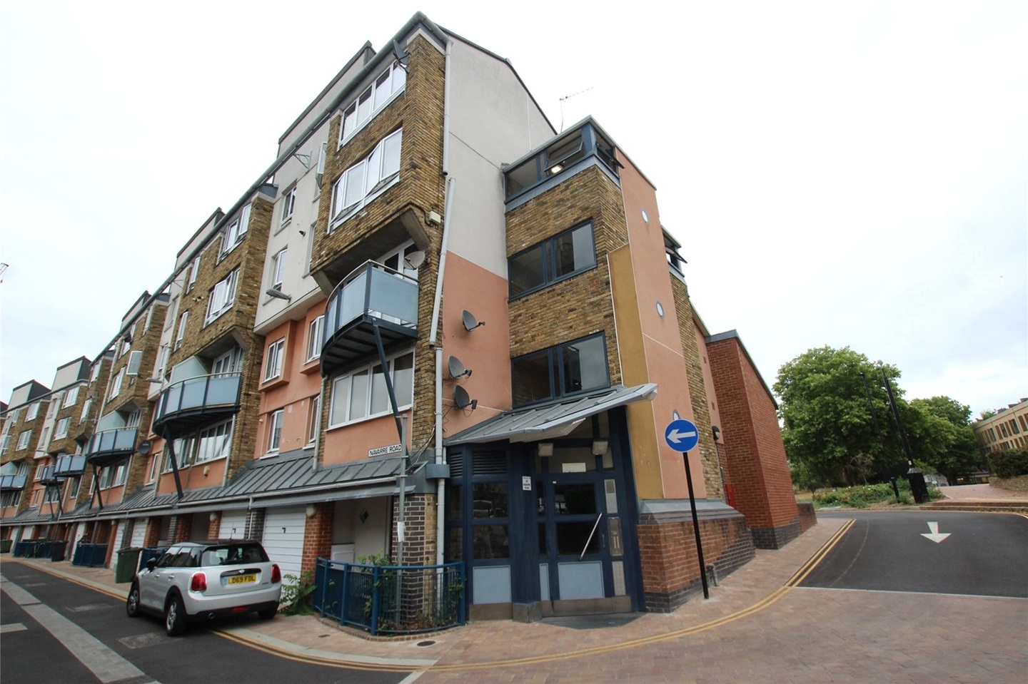 1 Bed Maisonette, Navarre Road, SW9, N1 7GU