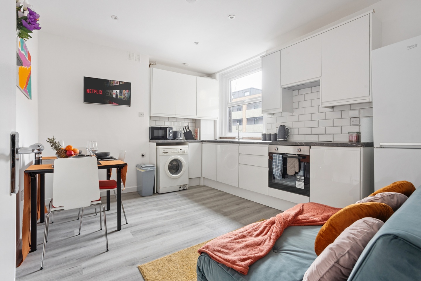 3 Bed Semi-Detached House, Walworth Road, SE17, N1 7GU