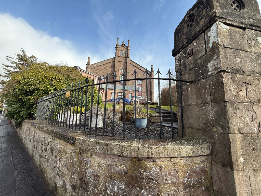 2 bed flat for saleHeathcote Road, Crieff PH7 photo 4